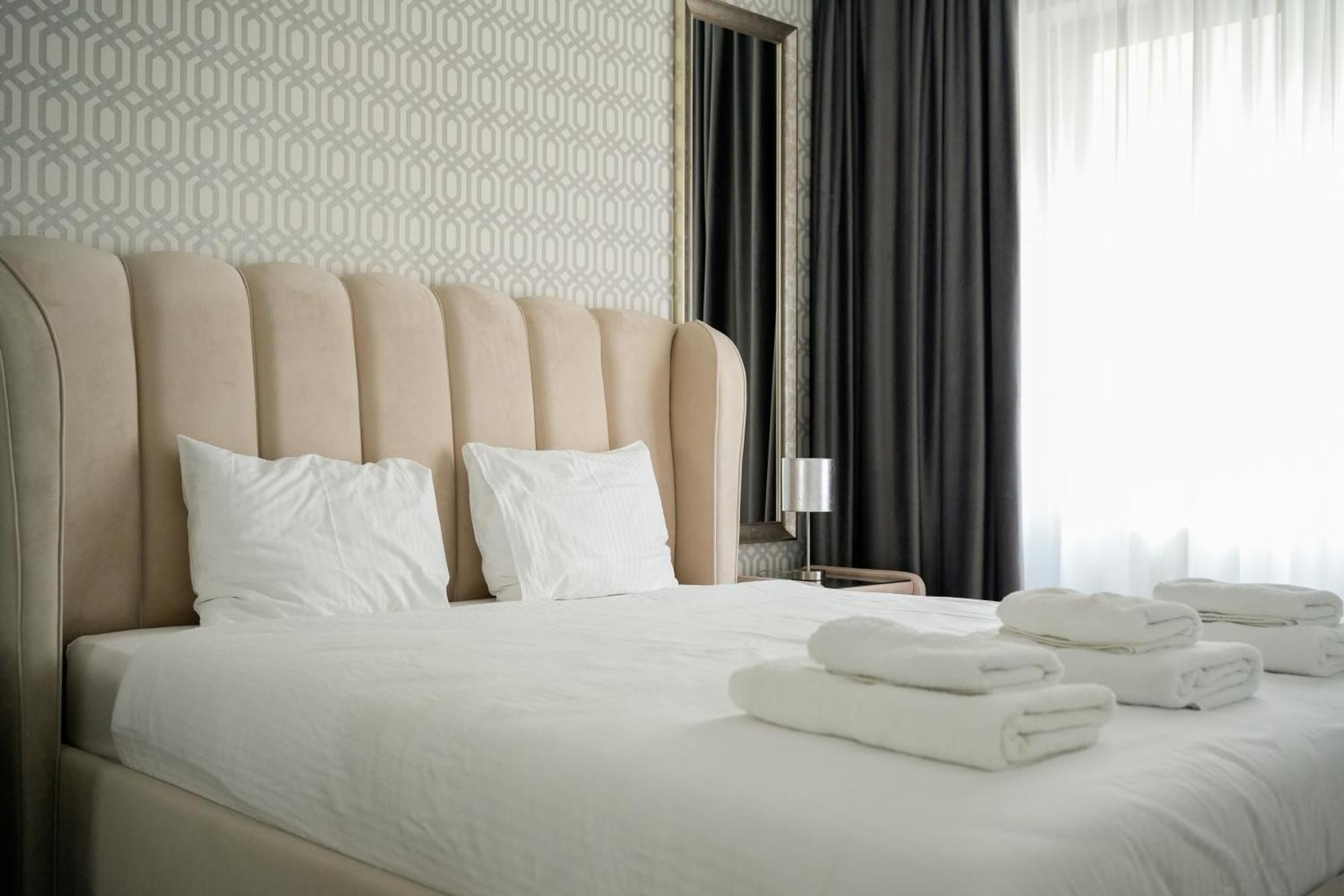 Karol Suites Bukares Bagian luar foto