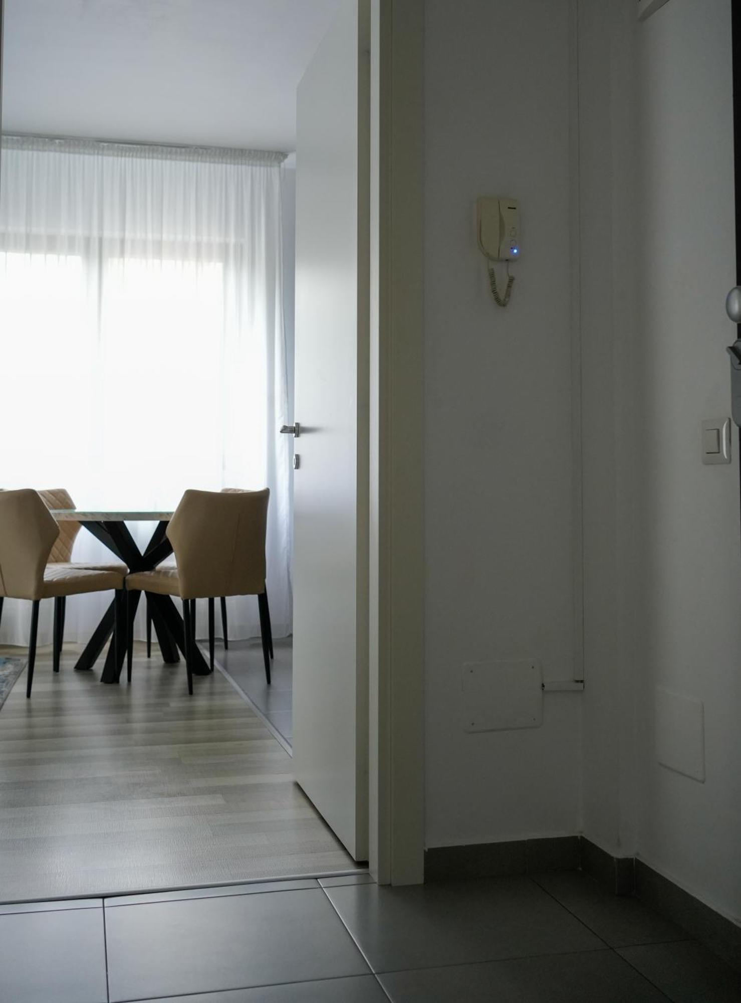 Karol Suites Bukares Bagian luar foto